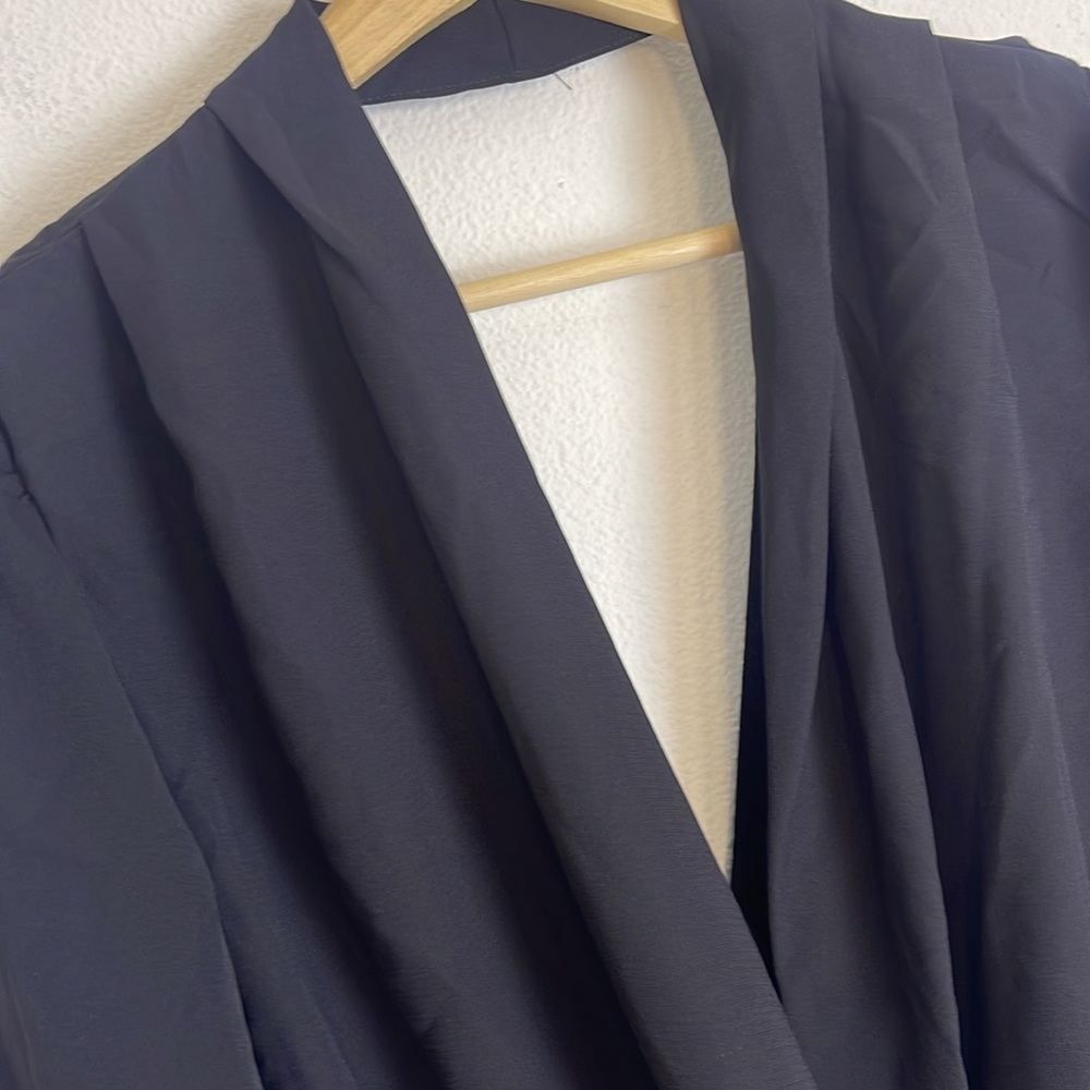 Lulus deep V front and back blouse L - Picture 3 of 7